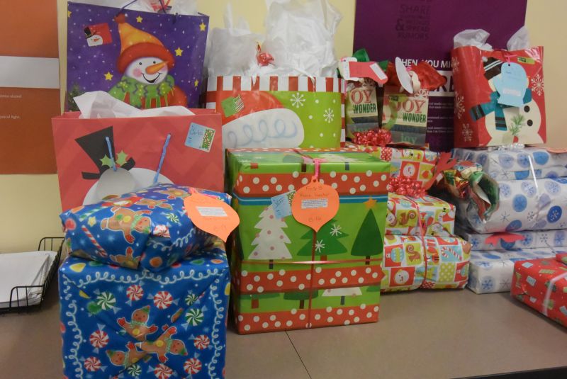 School gives back during holiday season