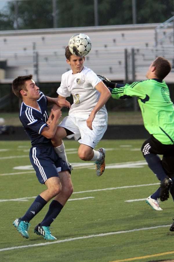 Soccer fights in Regional semifinals