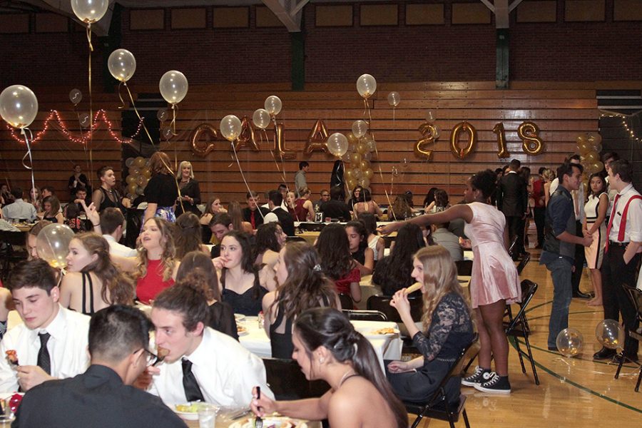 Students+attend+Winter+Gala