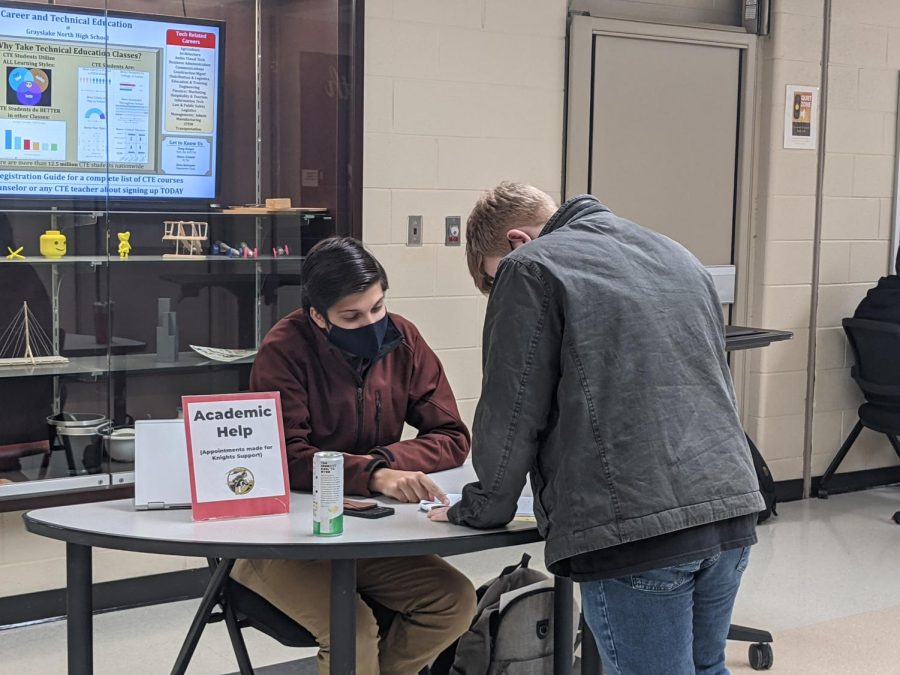 Students can find academic help at one of the many tables around North.
